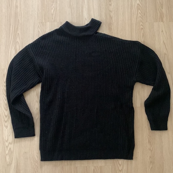 Off the shoulder chunky knit oversized sweater nwot - Picture 5 of 5